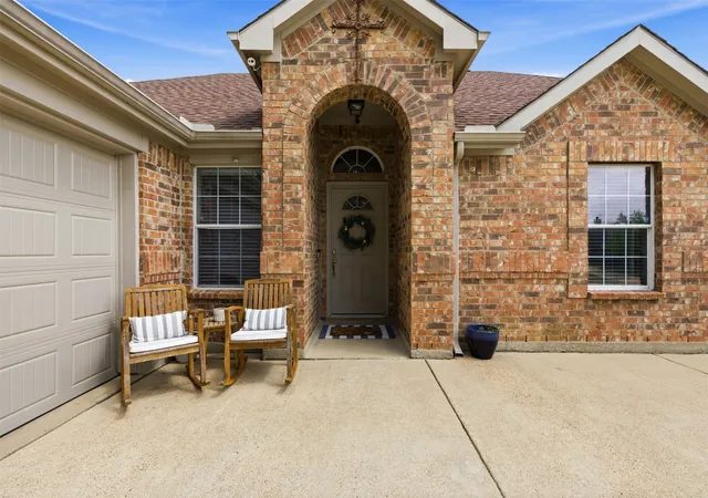 Homes for sale in Midlothian, TX | 6413 Morning Dew Dr, Midlothian, TX 76065 | MLS# 21276078