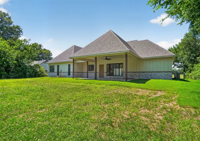 Photo 2 of Single family home for sale at 5040 Fm 195, Paris, TX 75462 | MLS# 21274379 | Listing updated on 2026-07-07