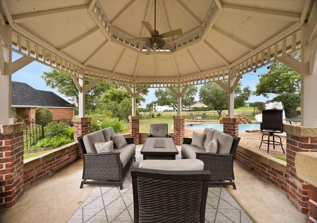 Photo 3 of Single family home for sale at 621 Liechty Ct, Rockwall, TX 75032 | MLS# 21278324 | Listing updated on 2026-08-25