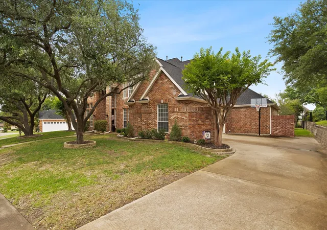 Photo 4 of Single family home for sale at 621 Liechty Ct, Rockwall, TX 75032 | MLS# 21278324 | Listing updated on 2026-09-29