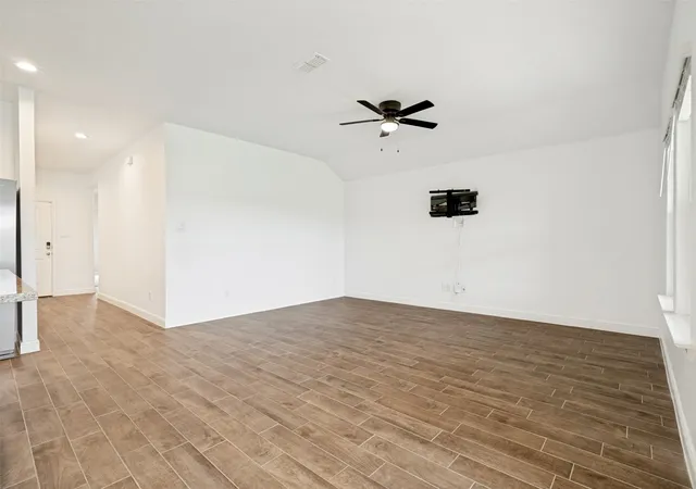 Photo 3 of Single family home for sale at 608 Breckenridge Park Dr, Alvarado, TX 76009 | MLS# 21278175 | Listing updated on 2026-10-07
