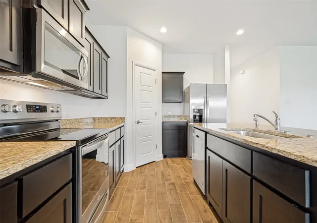 Photo 4 of Single family home for sale at 608 Breckenridge Park Dr, Alvarado, TX 76009 | MLS# 21278175 | Listing updated on 2026-10-07
