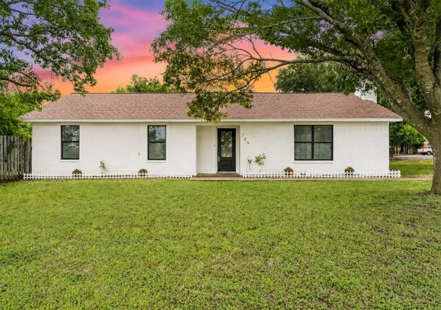 Photo 1 of Single family home for sale at 139 Claire Newell Ln, Waco, TX 76705 | MLS# 21279500 | Listing updated on 2026-08-30