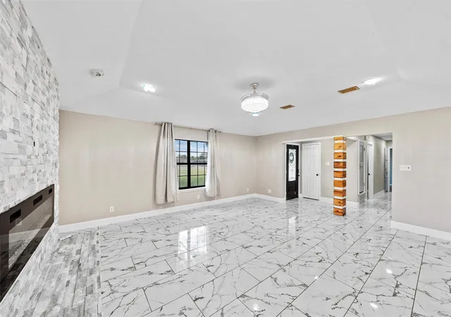 Photo 3 of Single family home for sale at 139 Claire Newell Ln, Waco, TX 76705 | MLS# 21279500 | Listing updated on 2026-08-30