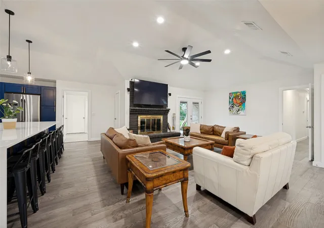 Photo 2 of Single family home for sale at 10349 Carry Back Cir, Dallas, TX 75229 | MLS# 21279274 | Listing updated on 2026-08-26