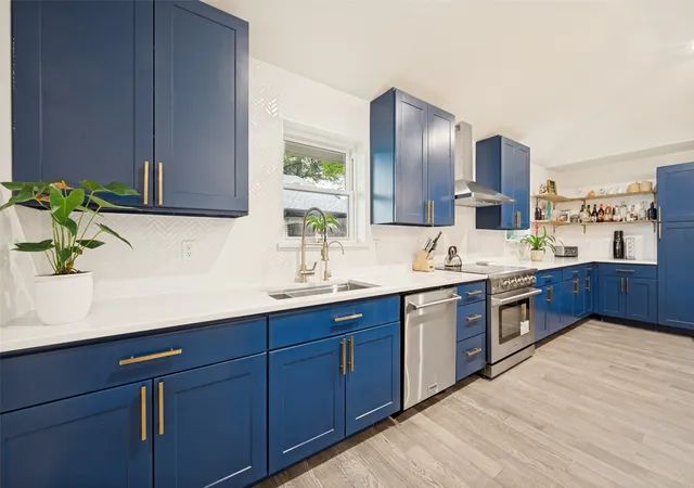 Photo 4 of Single family home for sale at 10349 Carry Back Cir, Dallas, TX 75229 | MLS# 21279274 | Listing updated on 2026-08-26