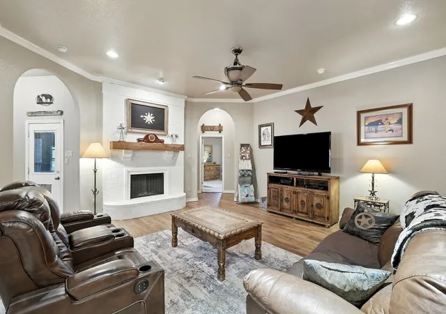 Photo 3 of Single family home for sale at 8424 Marianna Wy, Alvarado, TX 76009 | MLS# 21241901 | Listing updated on 2026-09-22