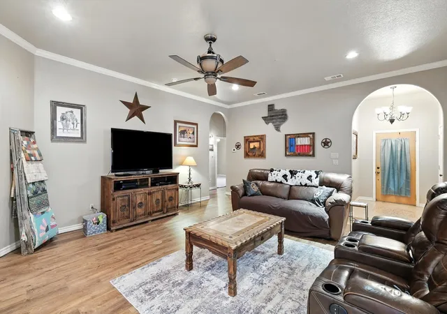 Photo 4 of Single family home for sale at 8424 Marianna Wy, Alvarado, TX 76009 | MLS# 21241901 | Listing updated on 2026-09-22