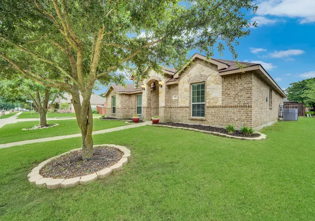Homes for sale in Red Oak, TX | 201 Winters Edge Dr, Red Oak, TX 75154 | MLS# 21276035