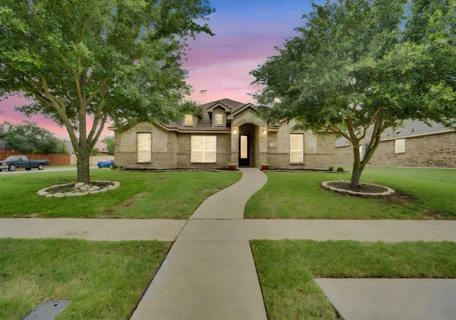 Homes for sale in Red Oak, TX | 201 Winters Edge Dr, Red Oak, TX 75154 | MLS# 21276035
