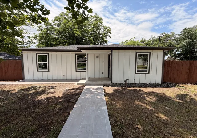 Homes for sale in Crandall, TX | 307 N 4th St, Crandall, TX 75114 | MLS# 21279616