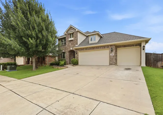 Photo 1 of Single family home for sale at 1385 Litchfield Ln, Burleson, TX 76028 | MLS# 21277472 | Listing updated on 2026-08-22
