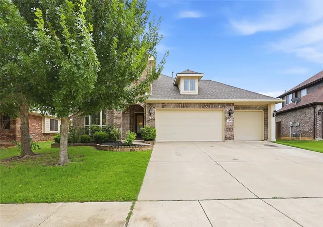 Photo 2 of Single family home for sale at 1385 Litchfield Ln, Burleson, TX 76028 | MLS# 21277472 | Listing updated on 2026-08-22