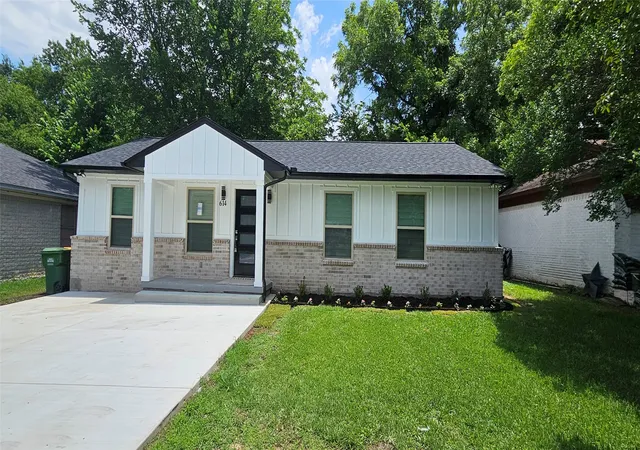 Homes for sale in Seagoville, TX | 614 E Farmers Rd, Seagoville, TX 75159 | MLS# 21279665