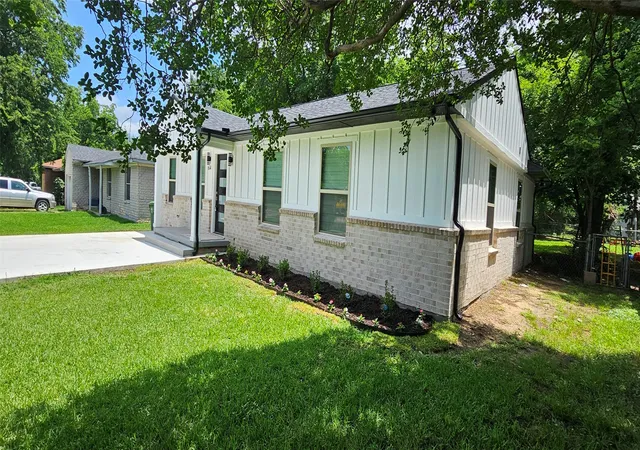 Homes for sale in Seagoville, TX | 614 E Farmers Rd, Seagoville, TX 75159 | MLS# 21279665