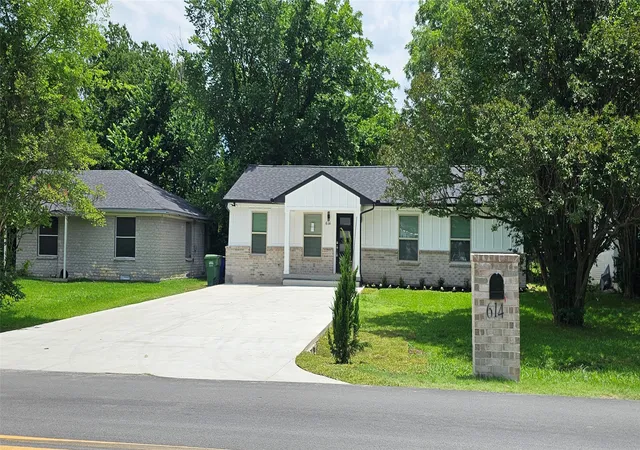 Homes for sale in Seagoville, TX | 614 E Farmers Rd, Seagoville, TX 75159 | MLS# 21279665