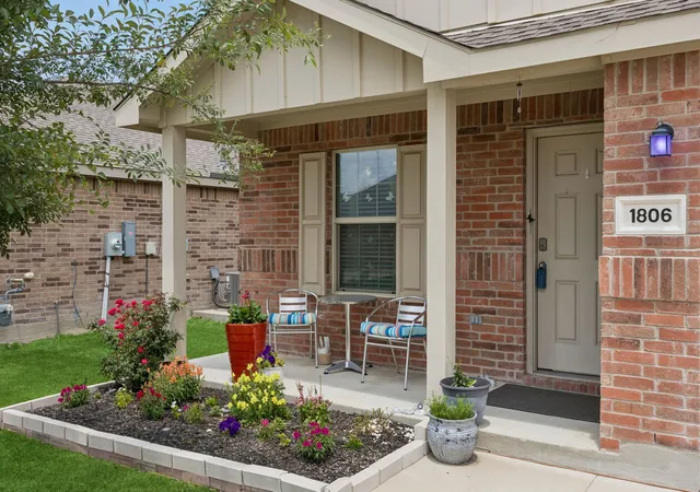 Photo 2 of Single family home for sale at 1806 River Crossing Dr, Anna, TX 75409 | MLS# 21277739 | Listing updated on 2026-09-21