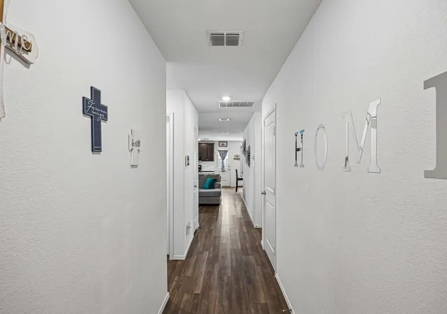 Photo 3 of Single family home for sale at 1806 River Crossing Dr, Anna, TX 75409 | MLS# 21277739 | Listing updated on 2026-09-21