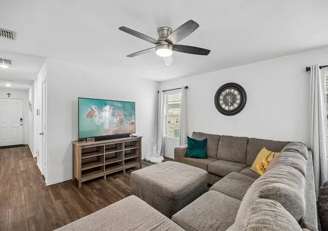 Photo 4 of Single family home for sale at 1806 River Crossing Dr, Anna, TX 75409 | MLS# 21277739 | Listing updated on 2026-09-21