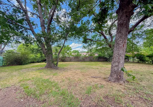 Photo 37 of Single family home for sale at 5808 Wales Ave, Fort Worth, TX 76133 | MLS# 21279700 | Listing updated on 2026-07-15