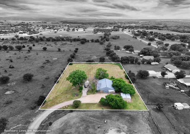 Photo 2 of Single family home for sale at 338 Shelly Ln, Woodway, TX 76712 | MLS# 21278634 | Listing updated on 2026-07-27