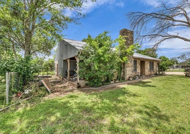 Photo 4 of Single family home for sale at 338 Shelly Ln, Woodway, TX 76712 | MLS# 21278634 | Listing updated on 2026-07-27