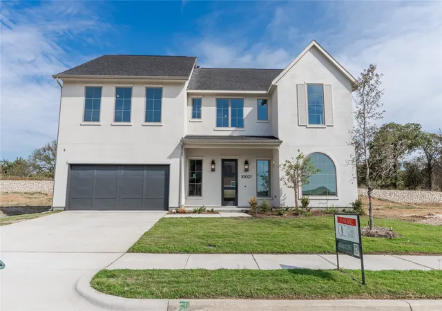 Photo 1 of Single family home for sale at 10021 Cresent Dr, Aubrey, TX 76227 | MLS# 21275353 | Listing updated on 2026-10-05