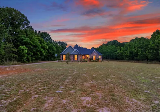 Homes for sale in Lindale, TX | 14676 County Road 424, Lindale, TX 75771 | MLS# 21279326