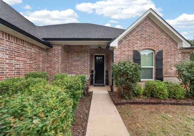 Homes for sale in Lindale, TX | 14676 County Road 424, Lindale, TX 75771 | MLS# 21279326