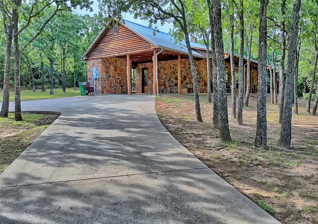 Homes for sale in Saint Jo, TX | 4509 Lazy E Rd, Saint Jo, TX 76265 | MLS# 21279383