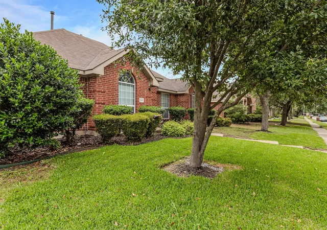 Photo 3 of Single family home for sale at 7413 Providence Dr, Rowlett, TX 75089 | MLS# 21277706 | Listing updated on 2026-08-19