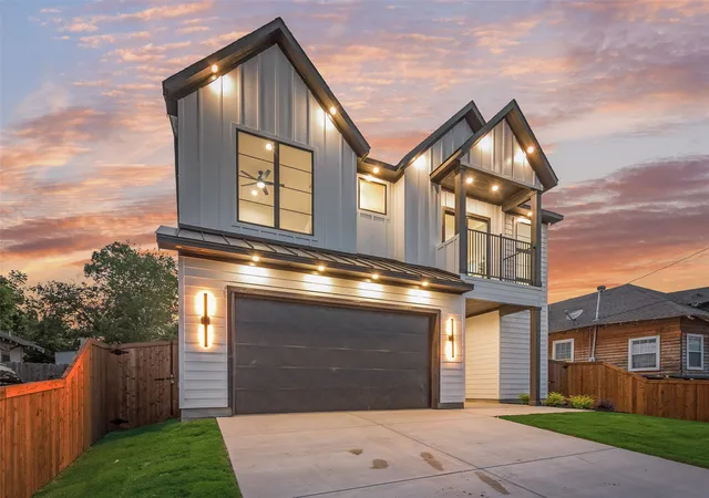 Photo 3 of Single family home for sale at 609 Cumberland St, Dallas, TX 75203 | MLS# 21277342 | Listing updated on 2026-08-22