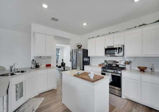 Photo 3 of Single family home for sale at 3240 Apple Creek Ave, Crandall, TX 75114 | MLS# 21279642 | Listing updated on 2026-09-05