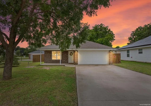 Homes for sale in Lacy Lakeview, TX | 605 Powers St, Lacy Lakeview, TX 76705 | MLS# 21279731