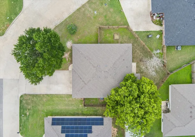 Homes for sale in Lacy Lakeview, TX | 605 Powers St, Lacy Lakeview, TX 76705 | MLS# 21279731