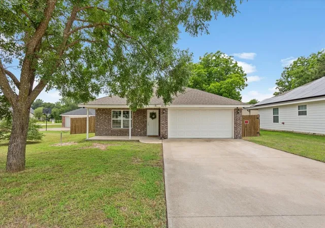 Homes for sale in Lacy Lakeview, TX | 605 Powers St, Lacy Lakeview, TX 76705 | MLS# 21279731