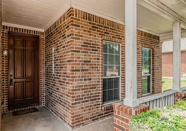 Photo 3 of Single family home for sale at 8220 Mossberg Dr, Arlington, TX 76002 | MLS# 21279751 | Listing updated on 2026-08-03