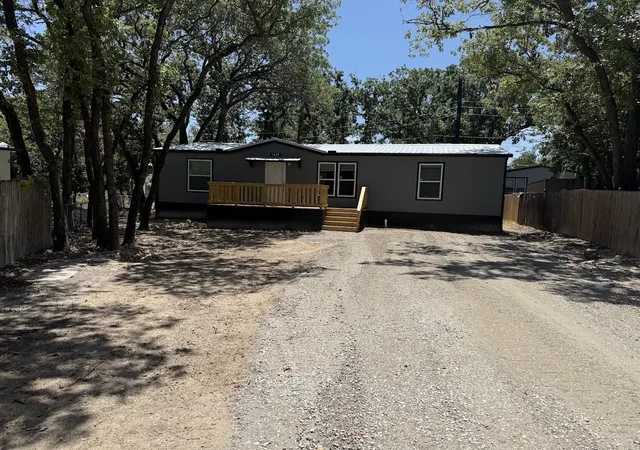 Manufactured home for sale at 1628 Pelican Ct, Azle, TX 76020 | MLS# 21277334