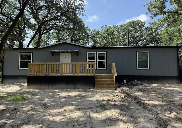 Photo 3 of Manufactured home for sale at 1628 Pelican Ct, Azle, TX 76020 | MLS# 21277334 | Listing updated on 2026-10-07