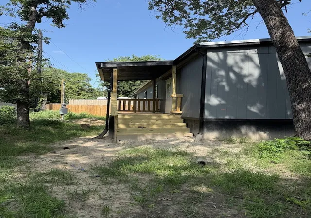 Manufactured home for sale at 1628 Pelican Ct, Azle, TX 76020 | MLS# 21277334 | Listing updated on 2026-10-07