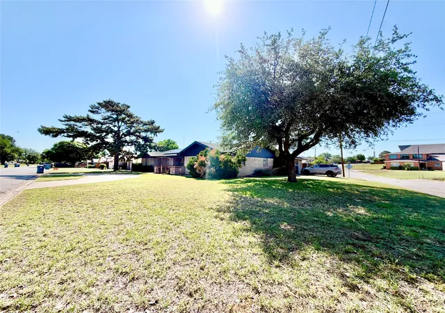 Homes for sale in Sweetwater, TX | 1400 Sunnyvale St, Sweetwater, TX 79556 | MLS# 21279047