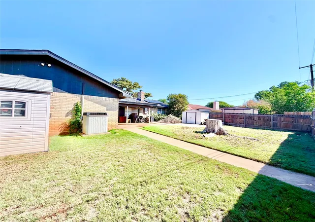 Homes for sale in Sweetwater, TX | 1400 Sunnyvale St, Sweetwater, TX 79556 | MLS# 21279047