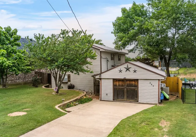 Photo 3 of Single family home for sale at 243 Atumn Wood Trl, Gun Barrel City, TX 75156 | MLS# 21279806 | Listing updated on 2026-08-22