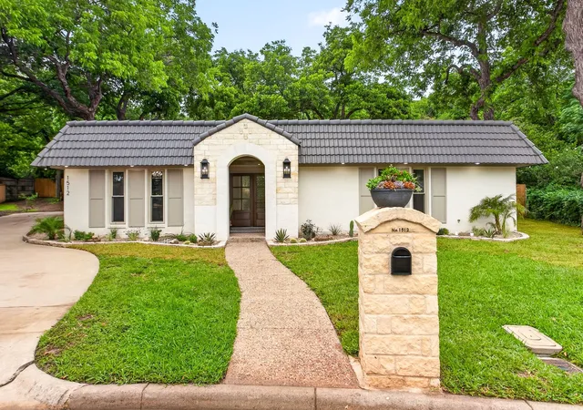 4th image of 1512 Northcrest Ct, Fort Worth, TX 76107 | MLS# 21277662