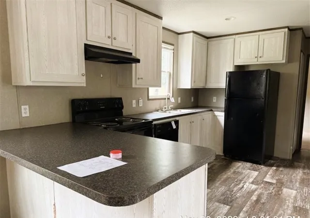 Photo 3 of Manufactured home for sale at 2802 Sycamore Ct, Granbury, TX 76048 | MLS# 21279791 | Listing updated on 2026-10-06