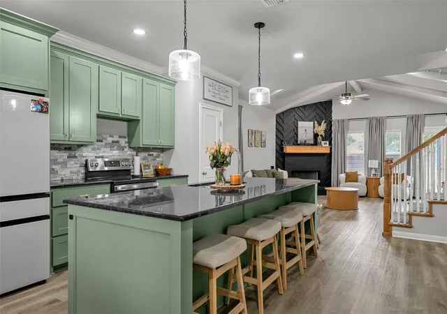 Photo 3 of Sale Pending at 418 Travis Dr, Mc Gregor, TX 76657 | MLS# 21271405 | Listing updated on 2026-07-21