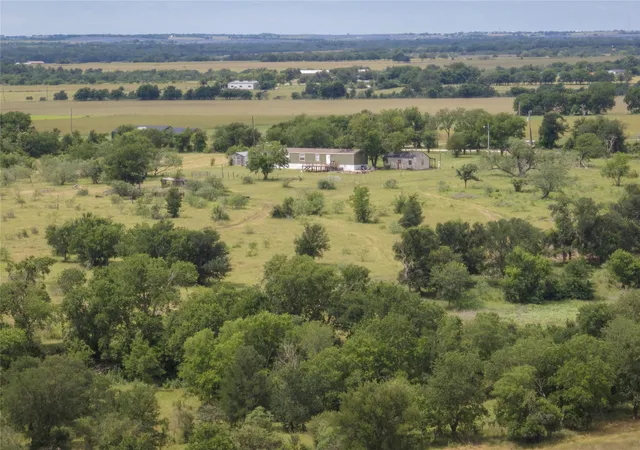 Homes for sale in Chilton, TX | 204 County Road 443, Chilton, TX 76632 | MLS# 21279743