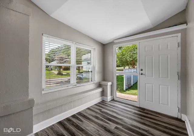 Photo 3 of Single family home for sale at 1110 Janther Pl, Shreveport, LA 71104 | MLS# 21254353 | Listing updated on 2026-08-27