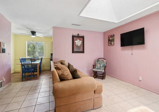 4th image of 818 Quebec Dr, Garland, TX 75040 | MLS# 21279388