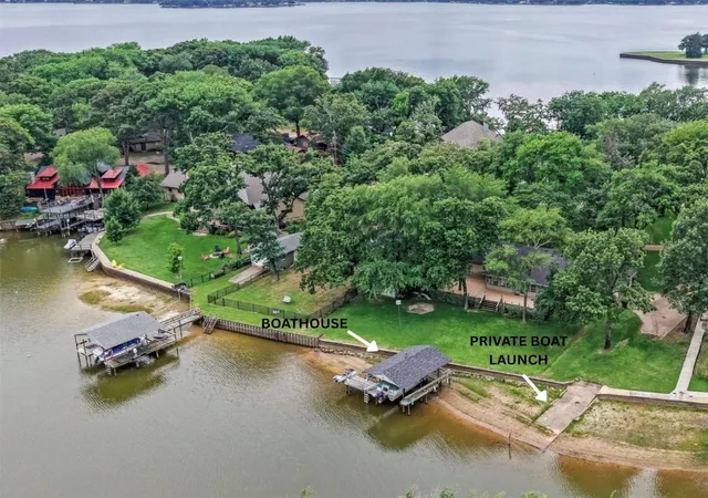 Homes for sale in Mabank, TX | 111 Deer Island Rd, Mabank, TX 75156 | MLS# 21277496